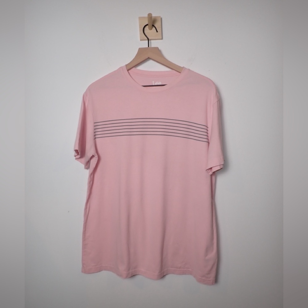 Lee Men’s Pink Pima Cotten Basic Tee with a Cluster of Stripes size L